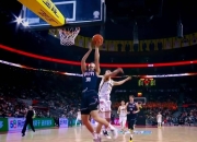 米兰捕鱼-广州宏远主场大胜吉林队，豪取七连胜