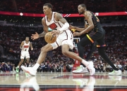 米兰体育官方网站-马刺击败尼克斯逐渐回暖