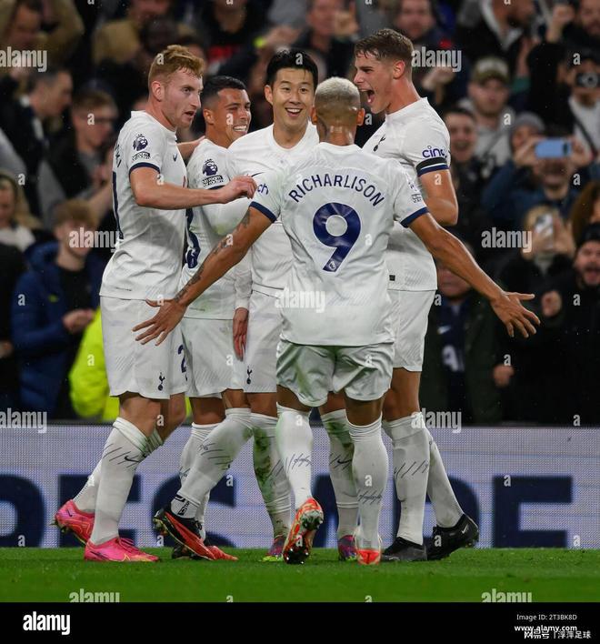 包含热刺表现出色，主场击败对手的词条