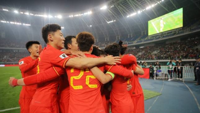 华姆主帅下课，球迷纷纷表达失望之情