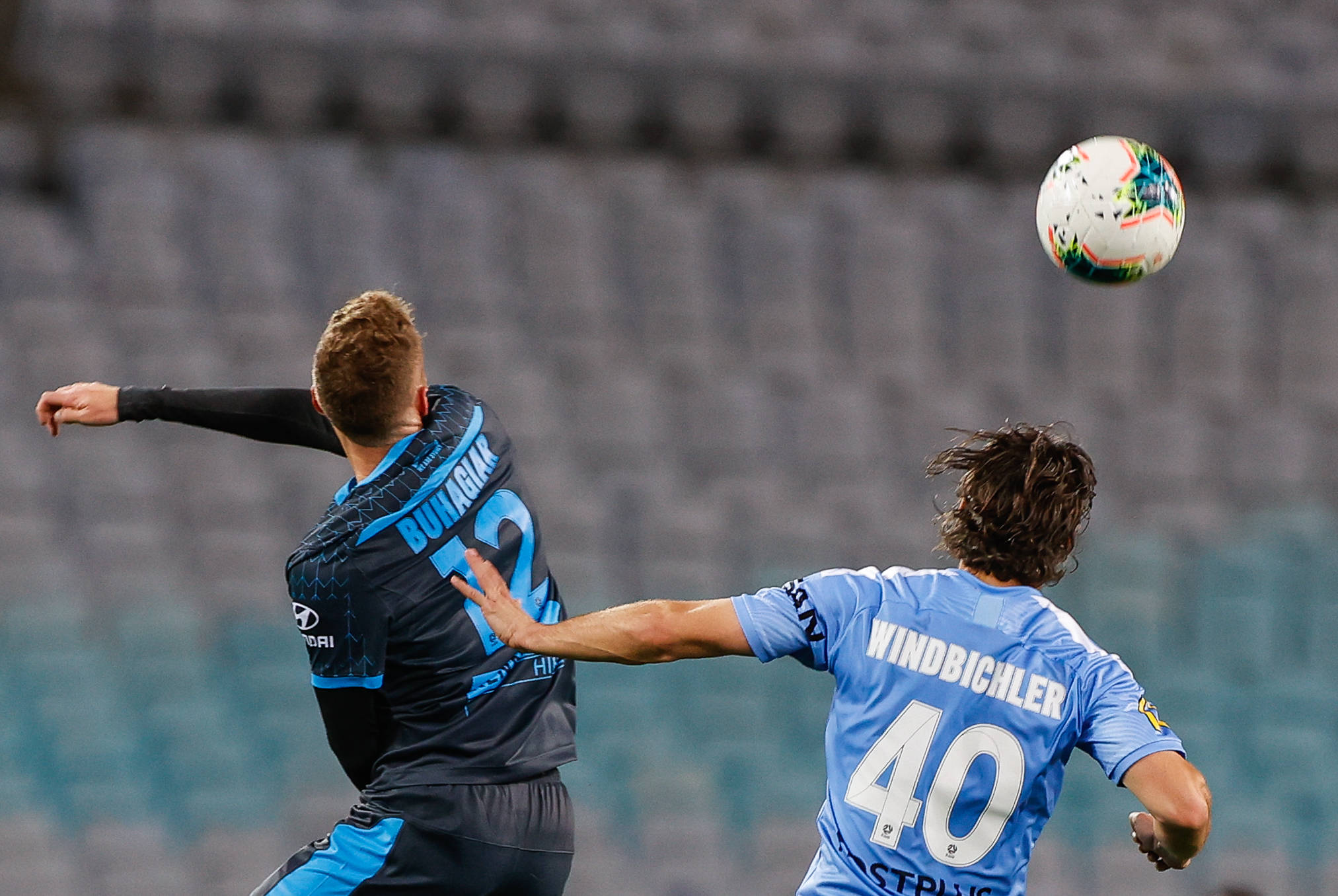 澳大利亚队在跨国足球比赛上崭露头角的简单介绍