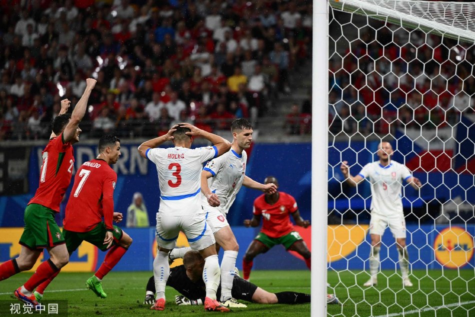 捷克城客场逆转，赢得重要胜利