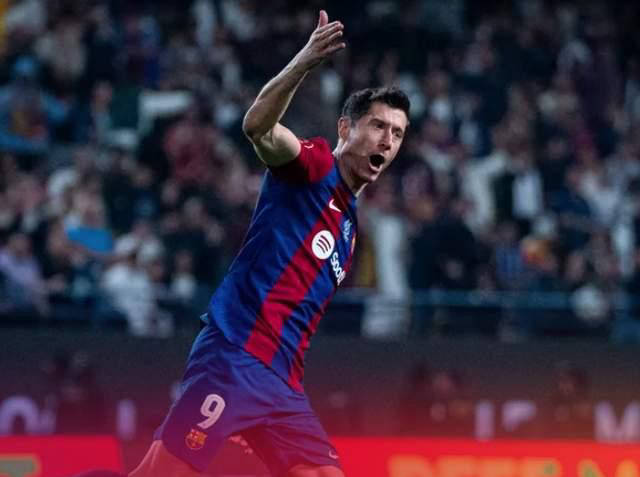 巴萨球员受伤，困扰逐渐加重