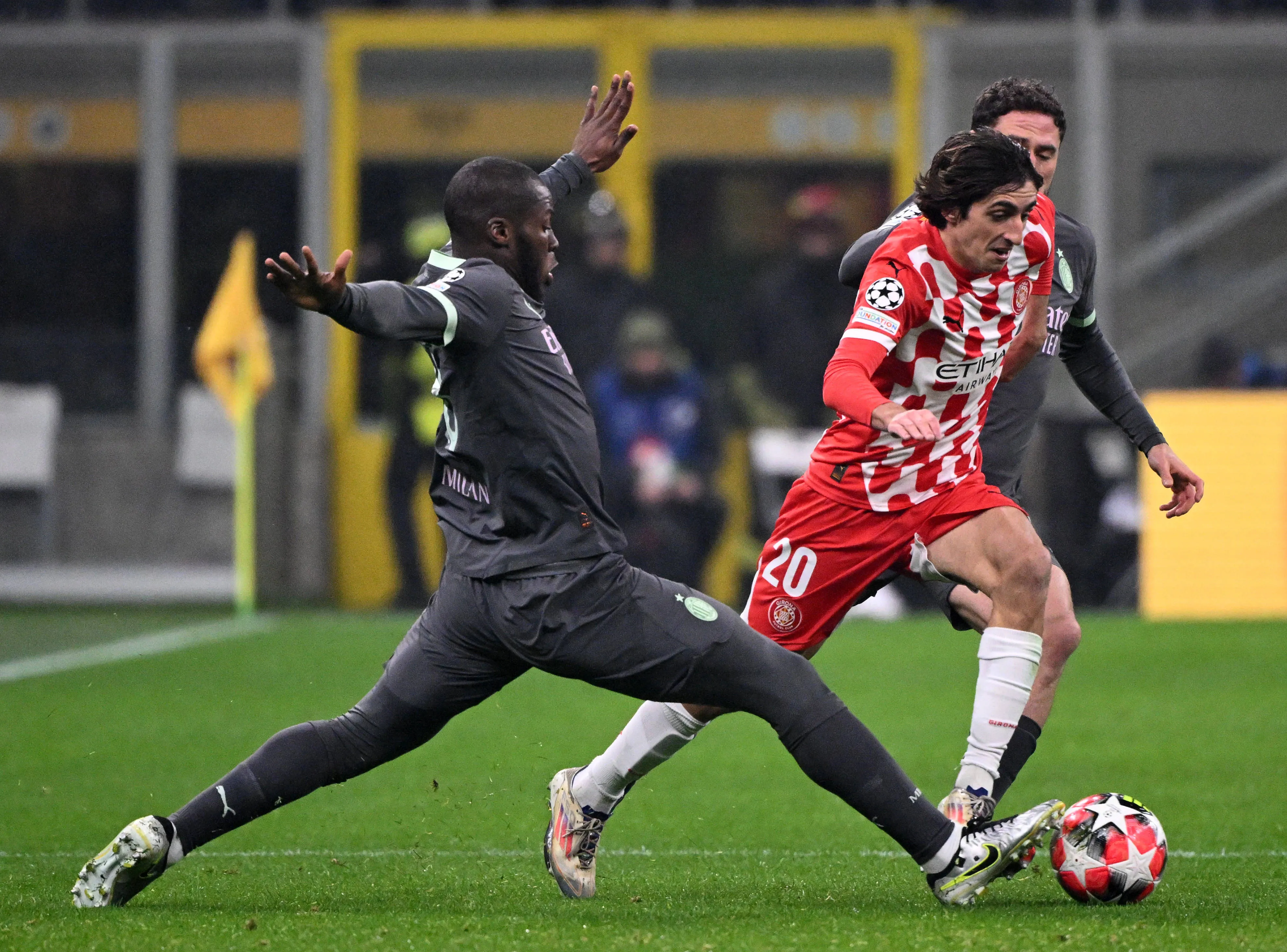 比利亚雷亚尔主场痛失胜机，奥萨苏纳客场难分胜负的简单介绍