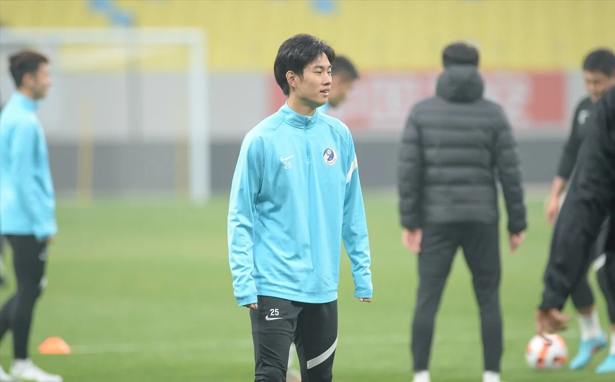 关于大连队战至最后时刻，险胜对手晋级的信息