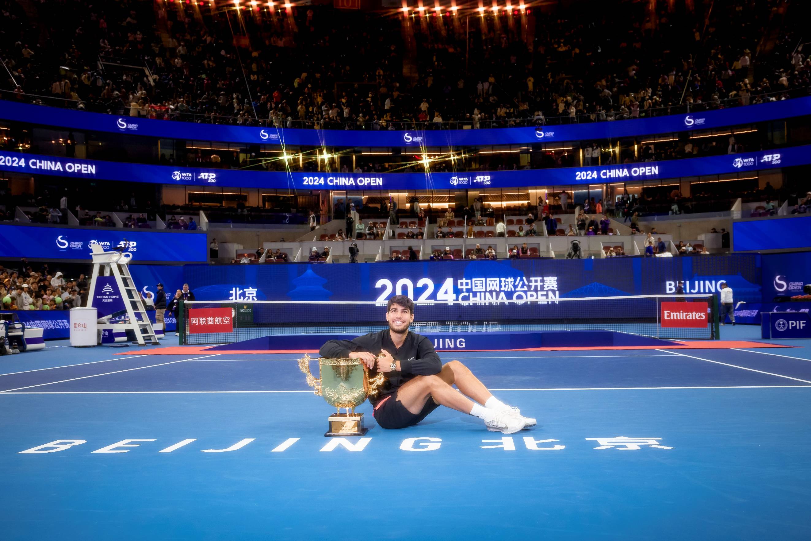 体育赛事持续激烈，场面波澜壮阔