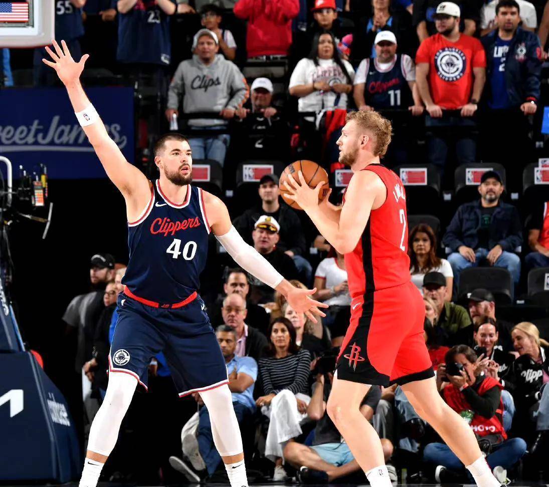 火箭大胜马刺！哈登状态回暖