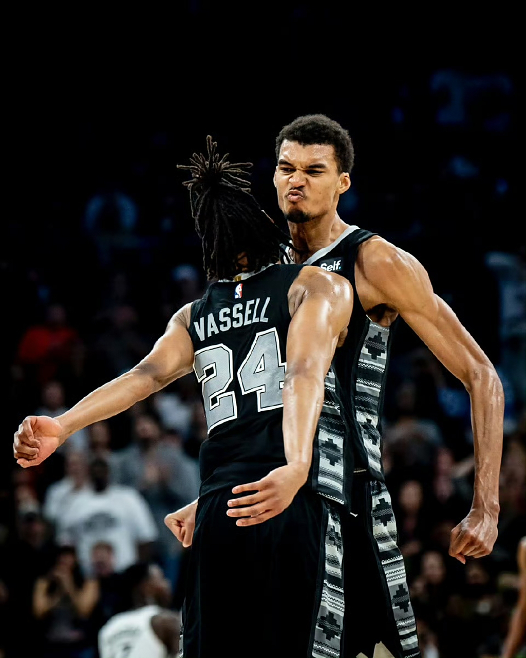 篮网再胜马刺取得四连胜